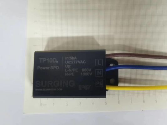 Bảo vệ sét được công nhận ống chiếu sáng xả khí 2KA Nguồn xung kết thúc trục hình dạng đồng trục